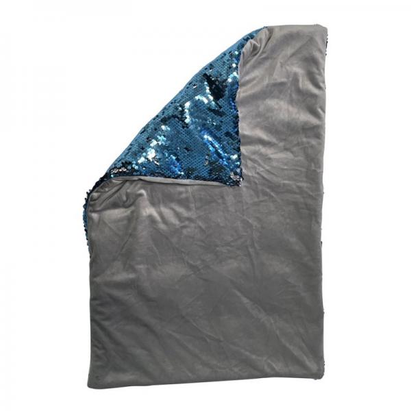 Weighted blanket with glitter