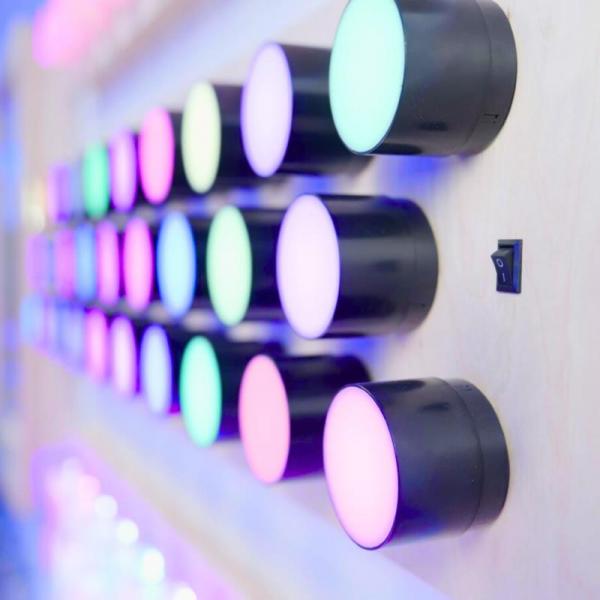 Rotating colour spectrum light panel