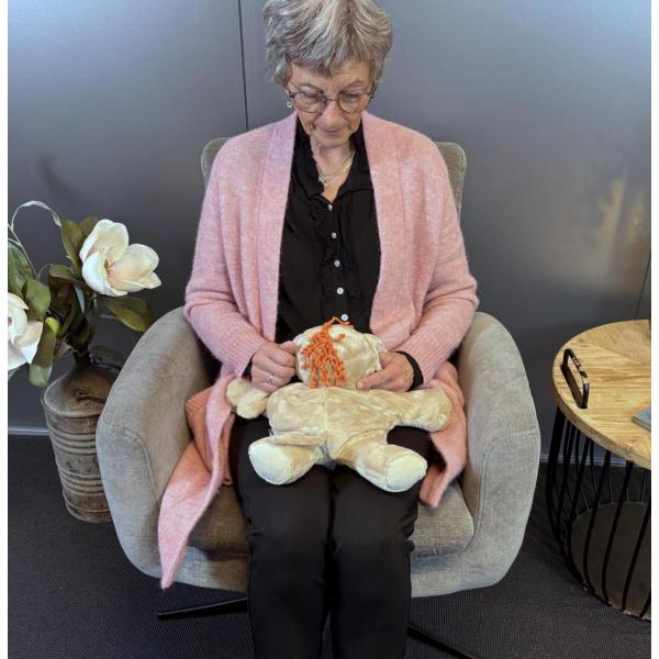 Oliz weighted cuddly toy Rita (1,8 kg)