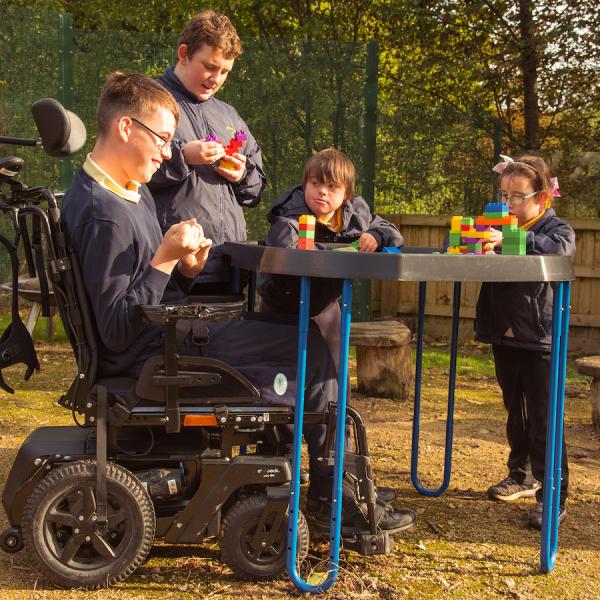 Activity Table - Tray Schwarz